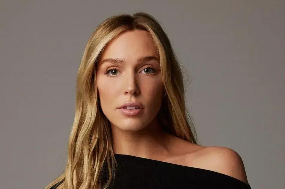 Alex Cooper: A voz por trás de Call Her Daddy no Disney+