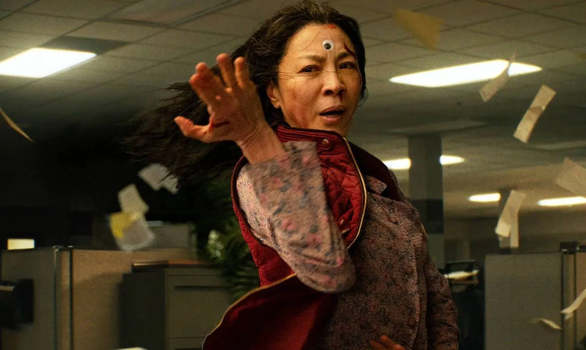 Tudo em Todo Lugar ao Mesmo Tempo e o caos emocional da vida moderna