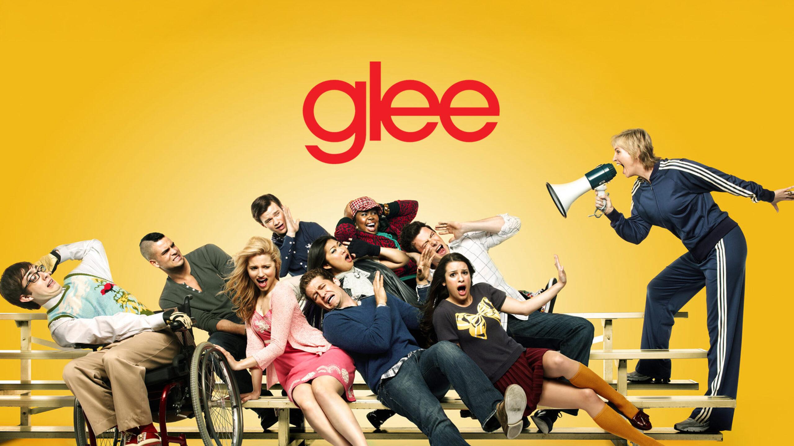 Glee: o fenômeno musical que marcou uma geração e redefiniu séries teen